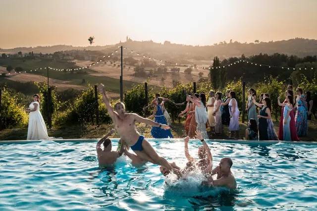 Serata in piscina