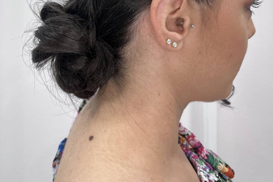 Raccolto con treccia e chignon