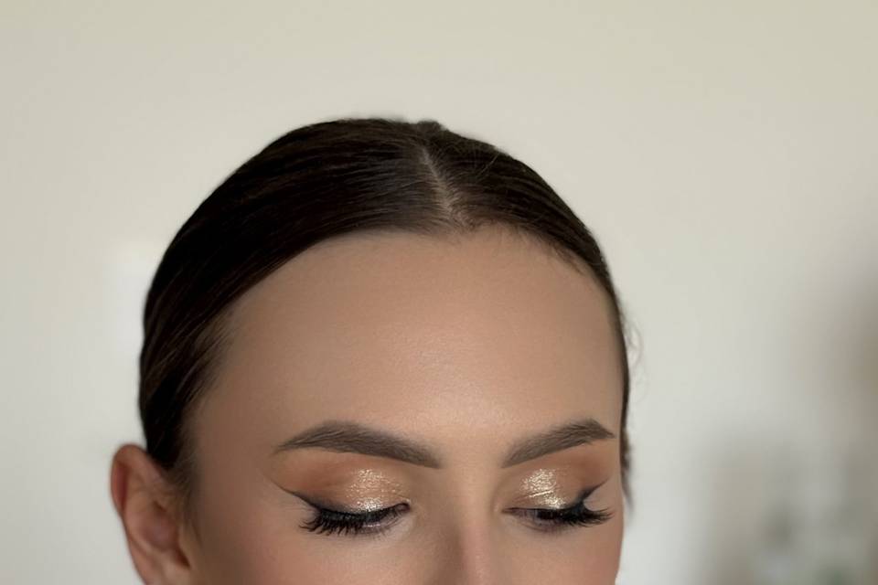 Bride make-up