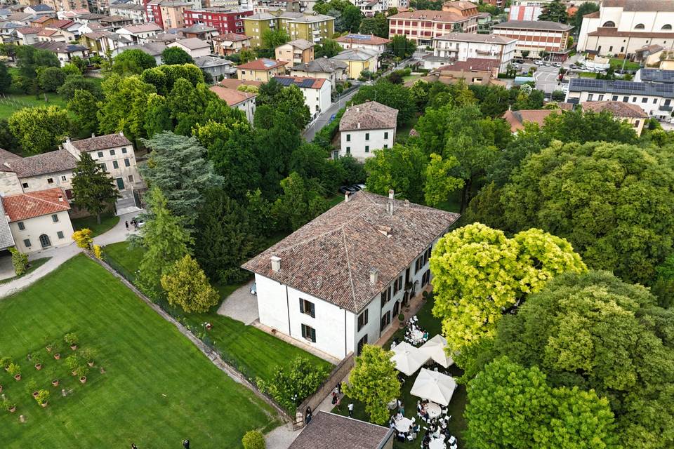 La villa e l'aia