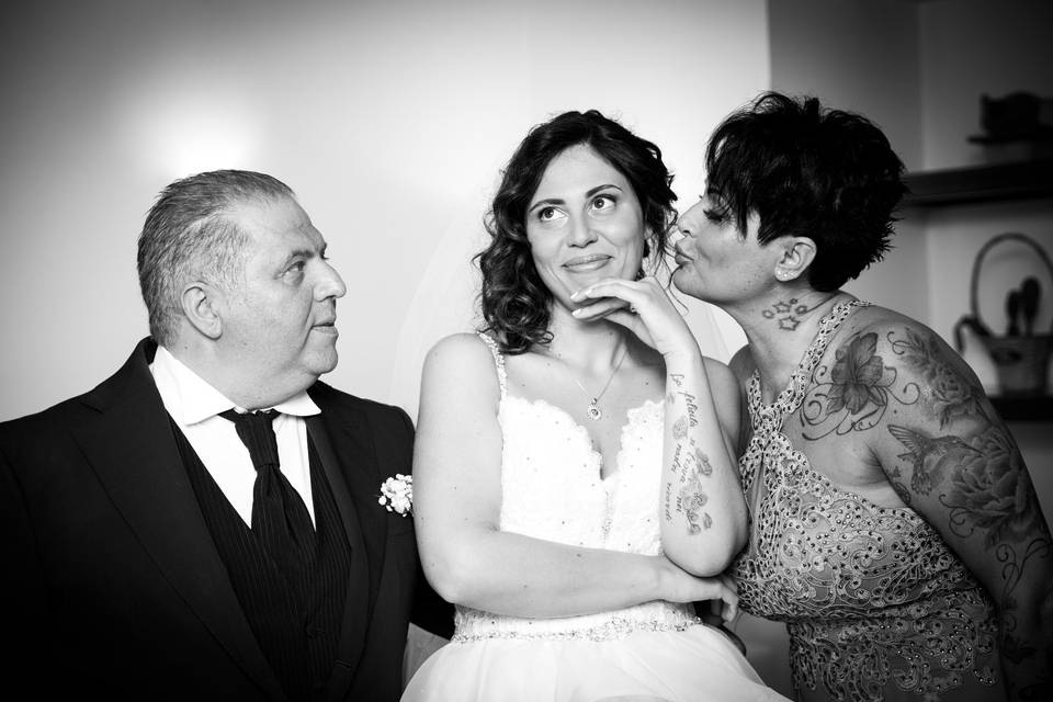 Backstage & Set - Wedding Photography