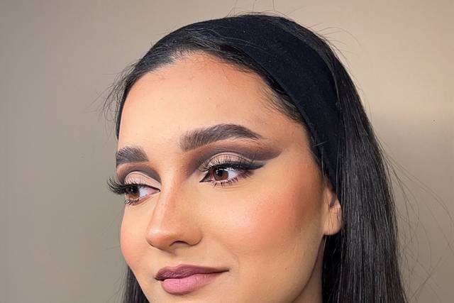 Cutcrease make-up