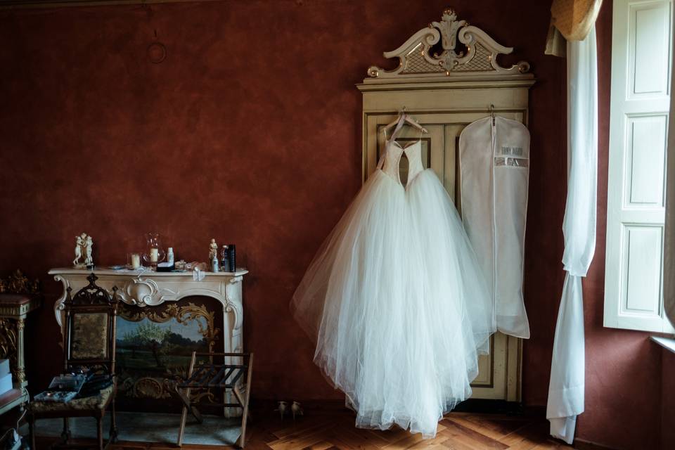 L'abito attende la sposa