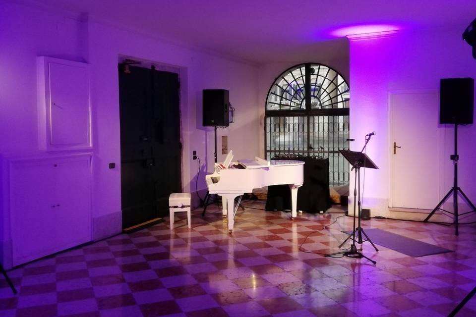 Piano bianco