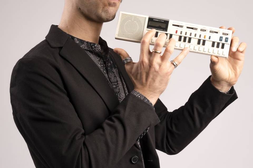 Antonio: keyboard & loop