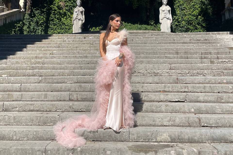 Corsetto in seta, testimone