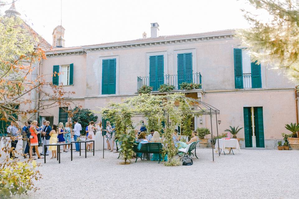 Aperitivo in giardino