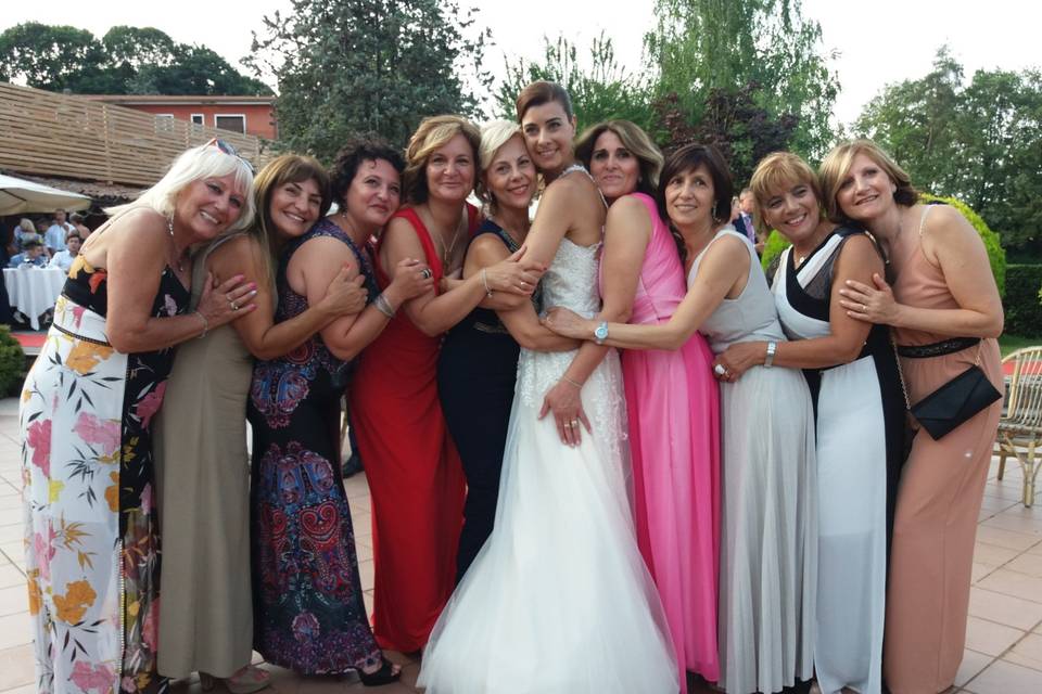 Sposa e invitate donne