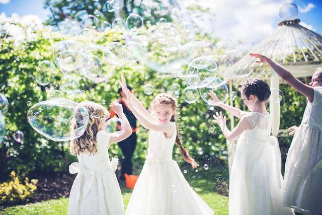 SPETTACOLO BOLLE DI SAPONE - Artisti di Strada Matrimonio Puglia