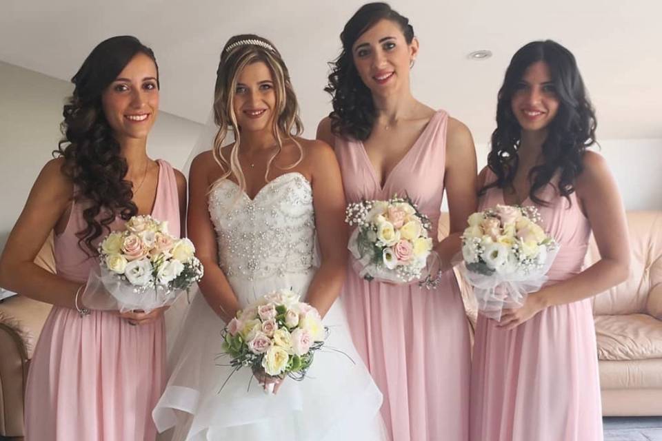 Sposa con damigelle