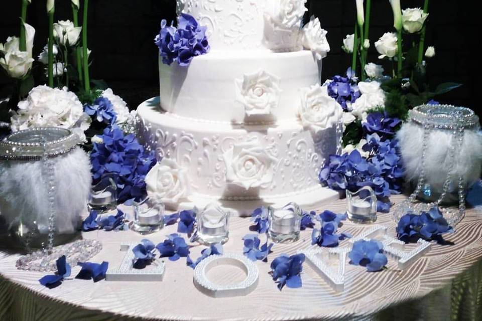 Wedding Cake Blue