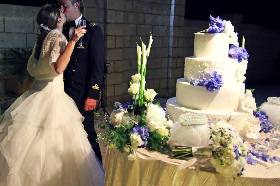 Wedding Cake Love