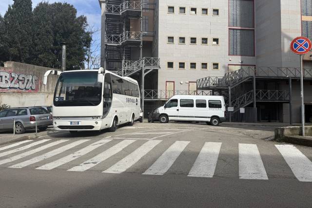 Bus 31 posti + 17 posti