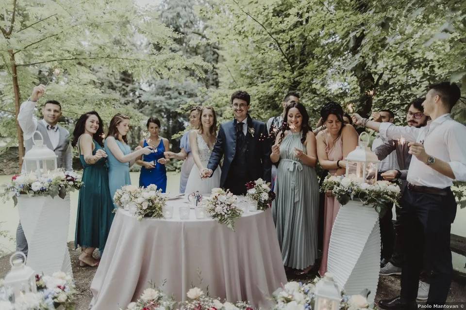 Taglio torta sul laghetto