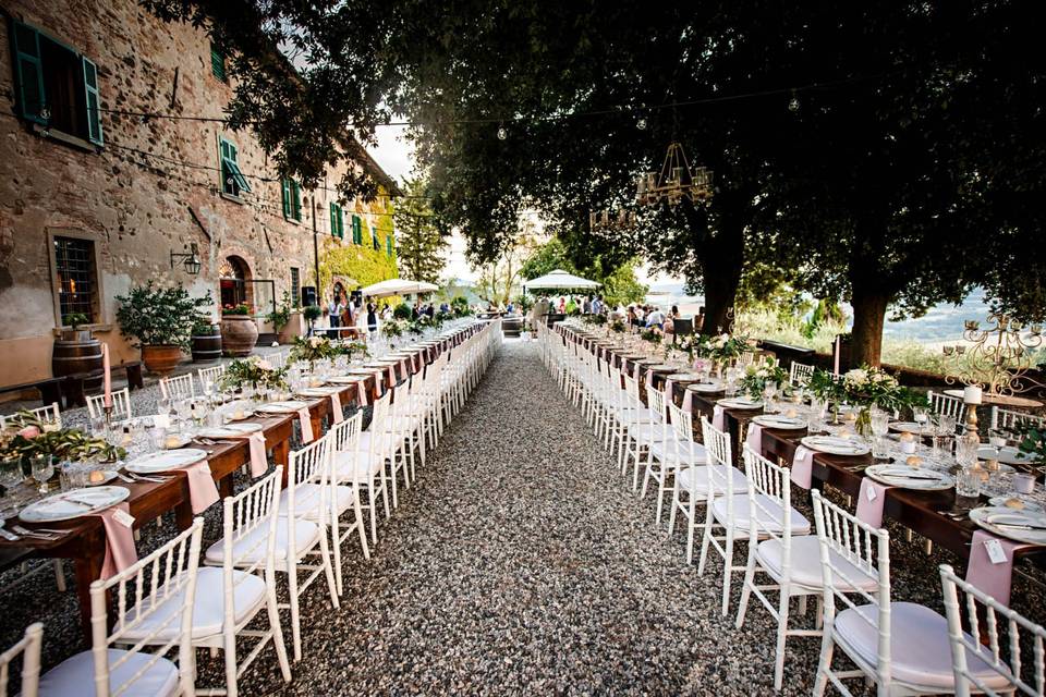 Long table wedding tuscan