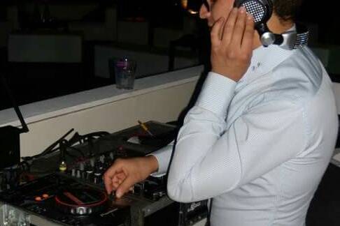 Davide Pizza DJ Musica e Animazione