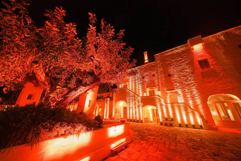 Illuminazione calda masseria -