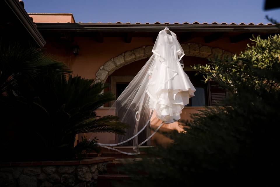 Preparazione abito da sposa