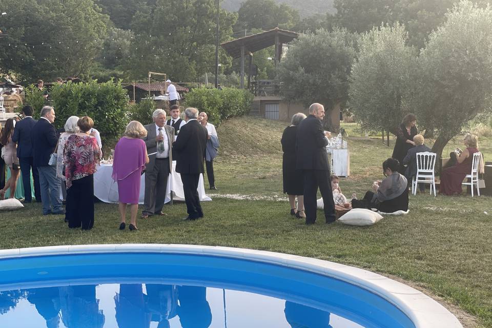 Aperitivo in giardino