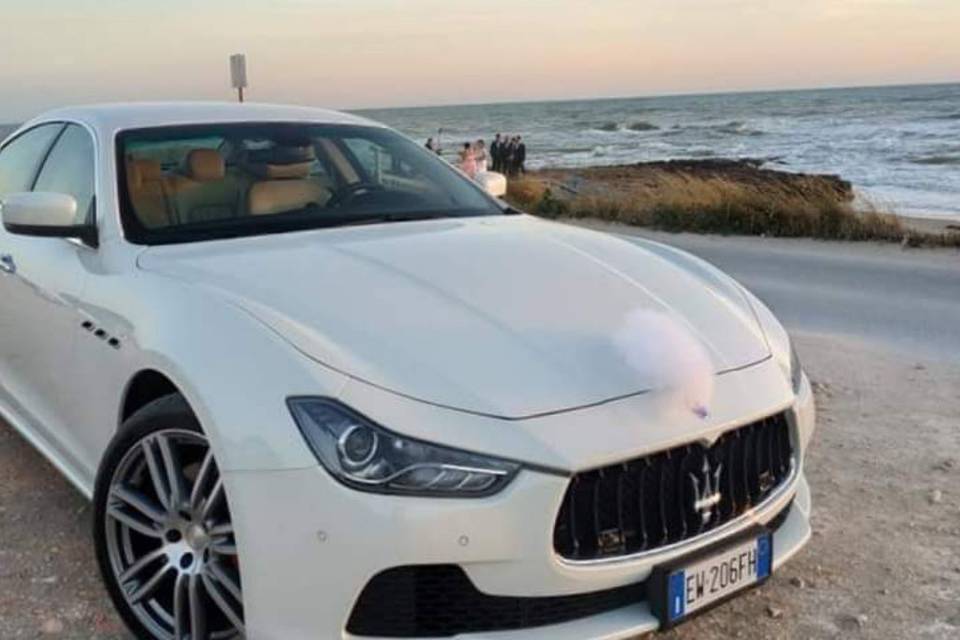 Maserati ghibli bianco 1