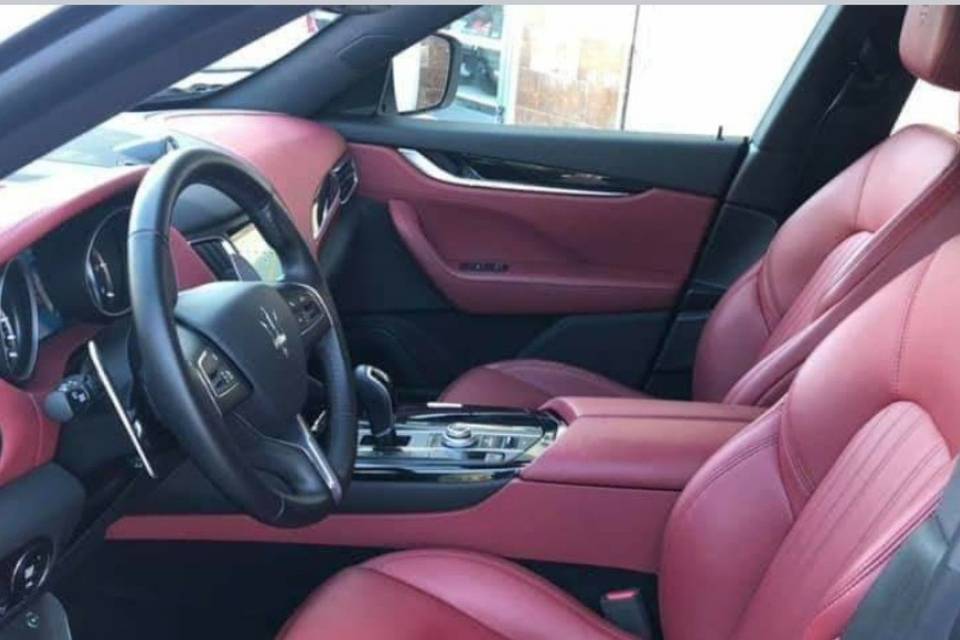 Interni maserati levante bianc