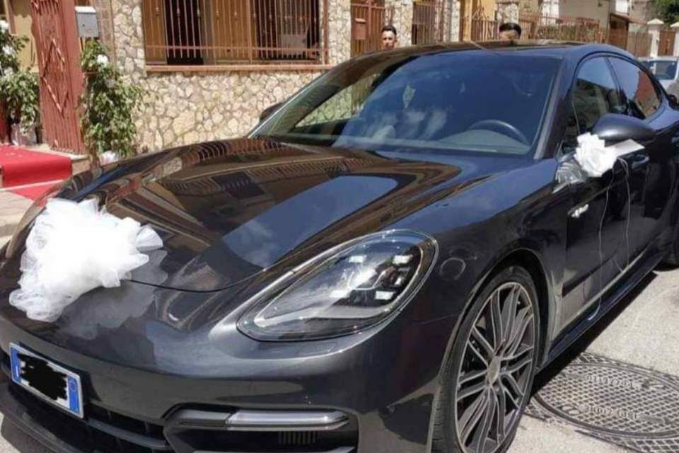 Porsche panamera grigio scuro