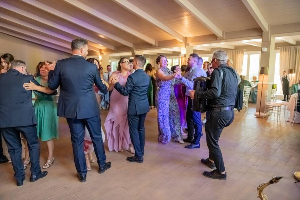 Sala ballo invitati sulla pista