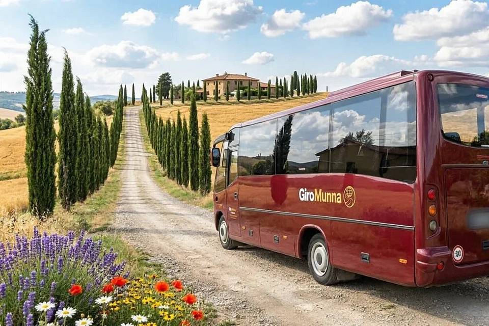 Autobus in campagna toscana