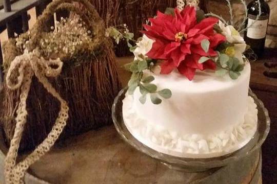 Poinsettia cake