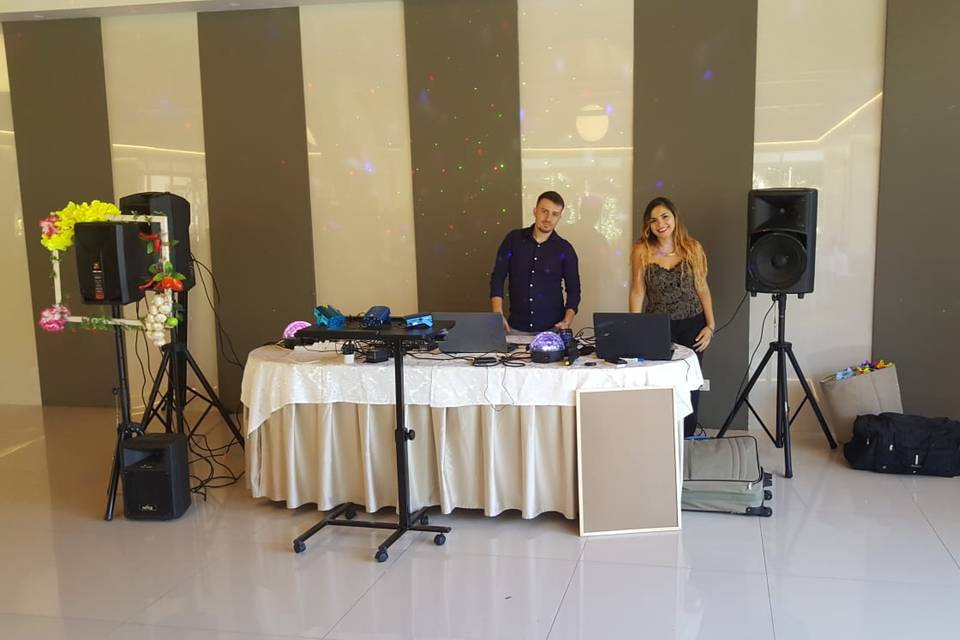 Villa Etrusca: DJ,cantante