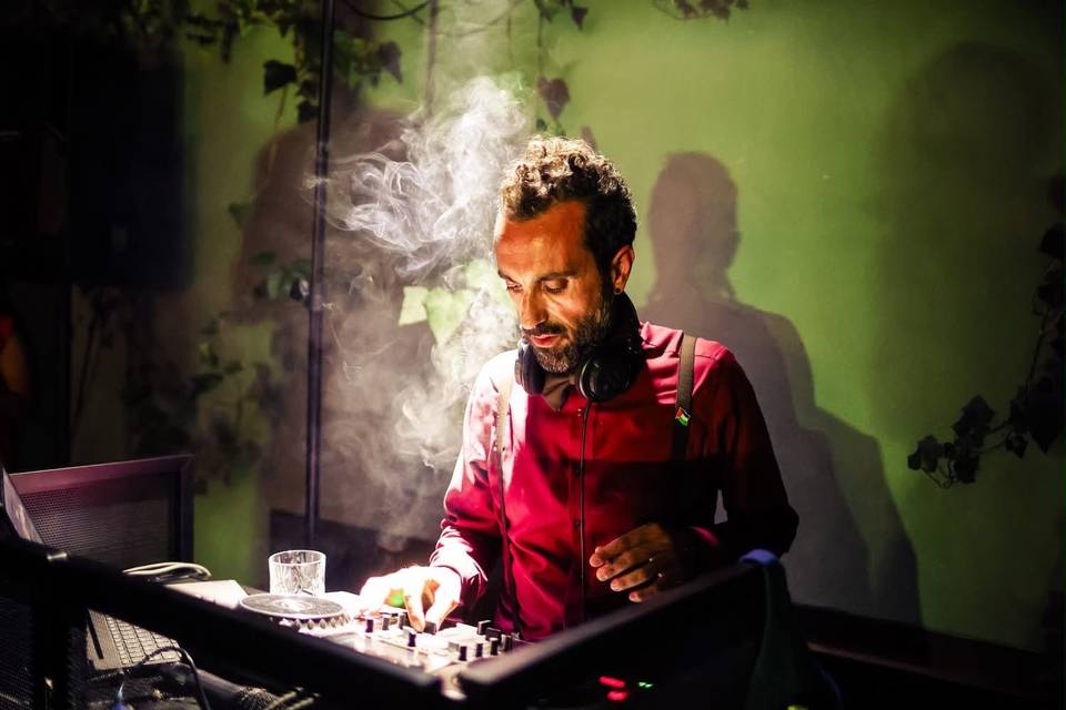 DJ WALLS