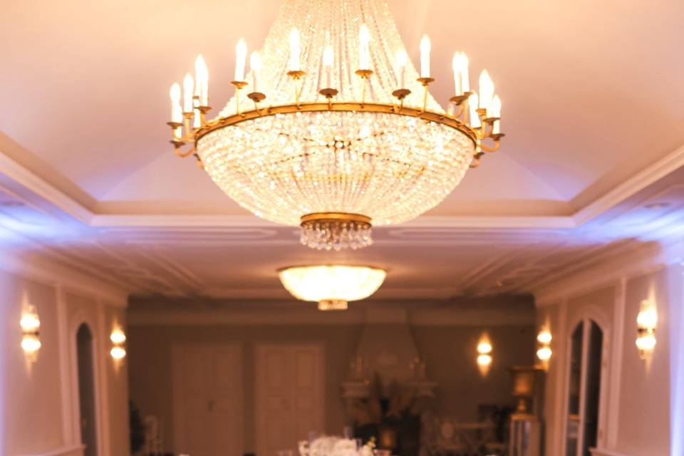 Tavolo imperiale bianco