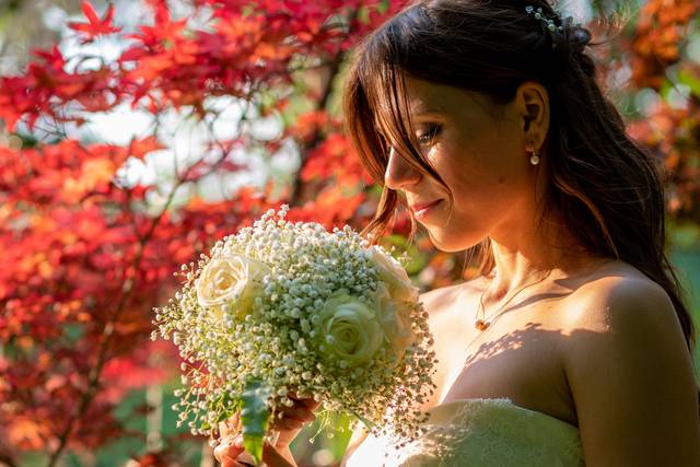Sposa con bouquet