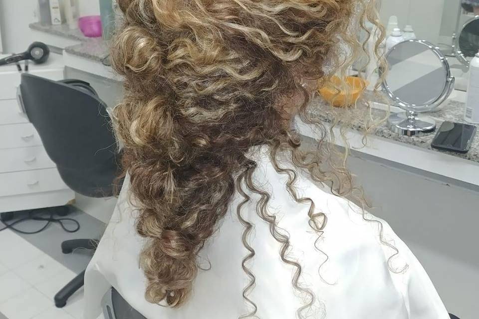 Maria Falcone Hairstylist