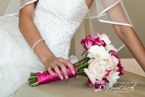 Bride's nails