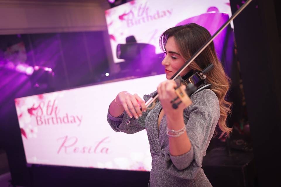 Violinista Annalisa Di Pinto