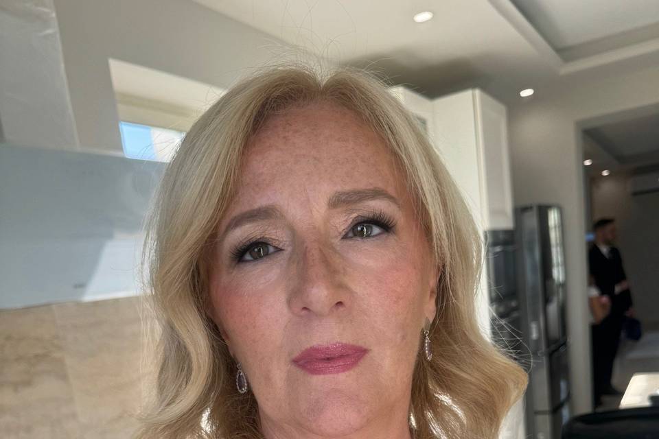 Anti-age makeup