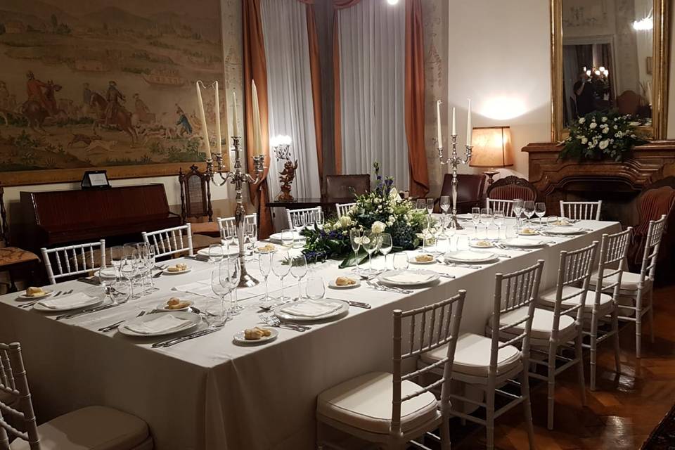 Tavolo imperiale caminetto