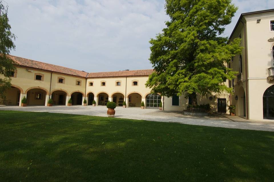 Portico lato   parco