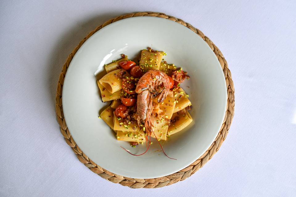 Paccheri gamberoni e spek croc
