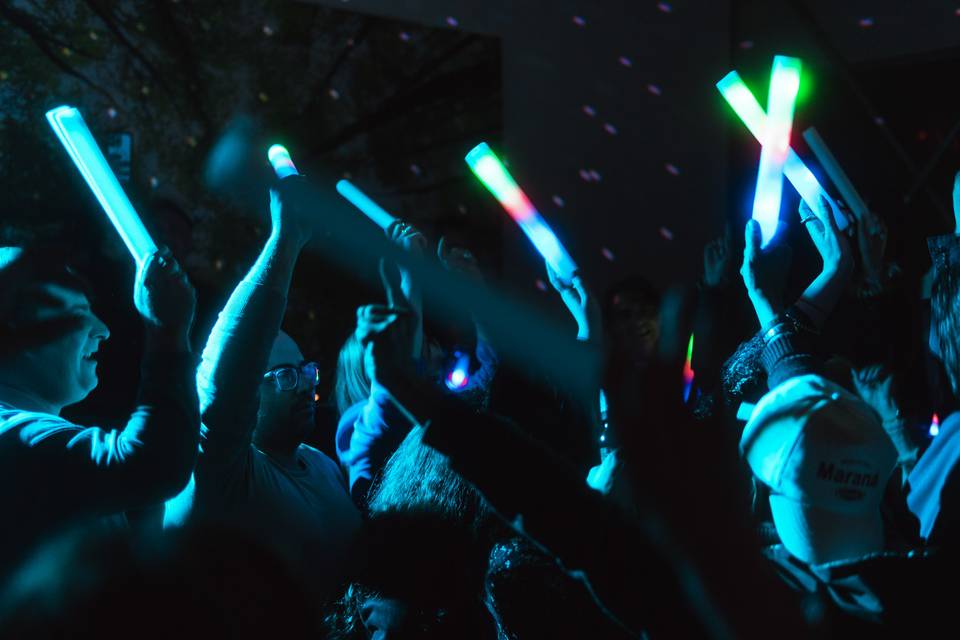 Illuminazione, gadget e DJ set
