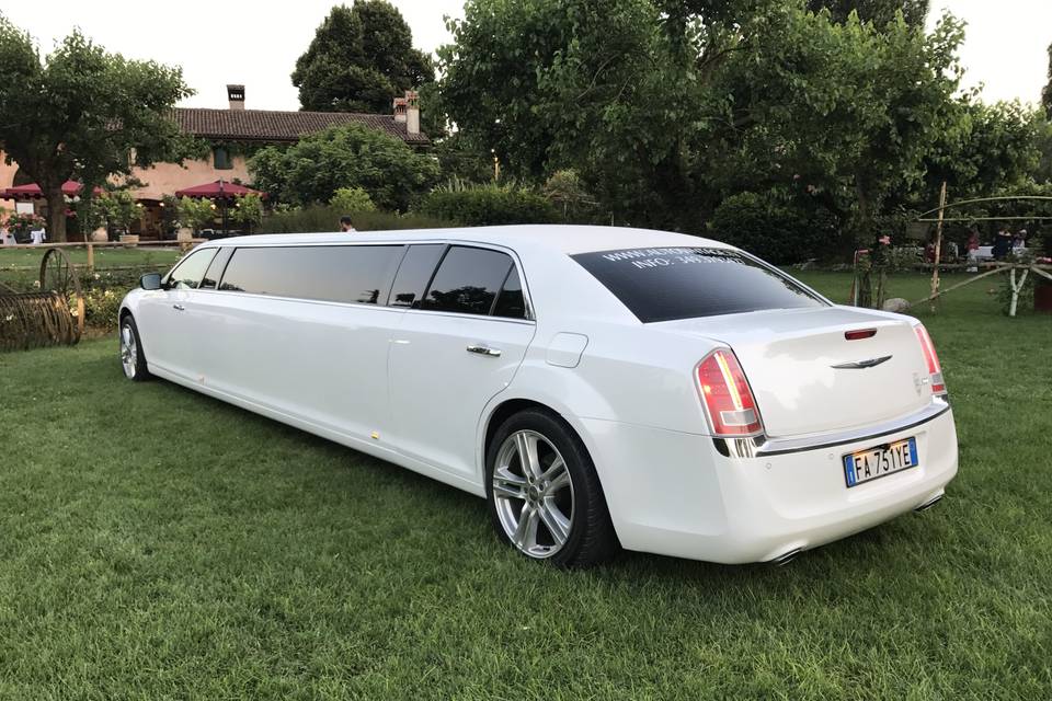 New Chrysler Strech Limousine