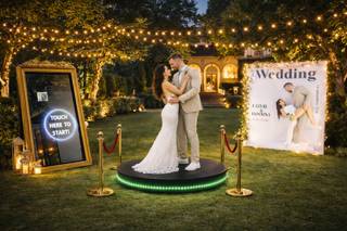 Greta Photobooth 360 & Wedding Experience