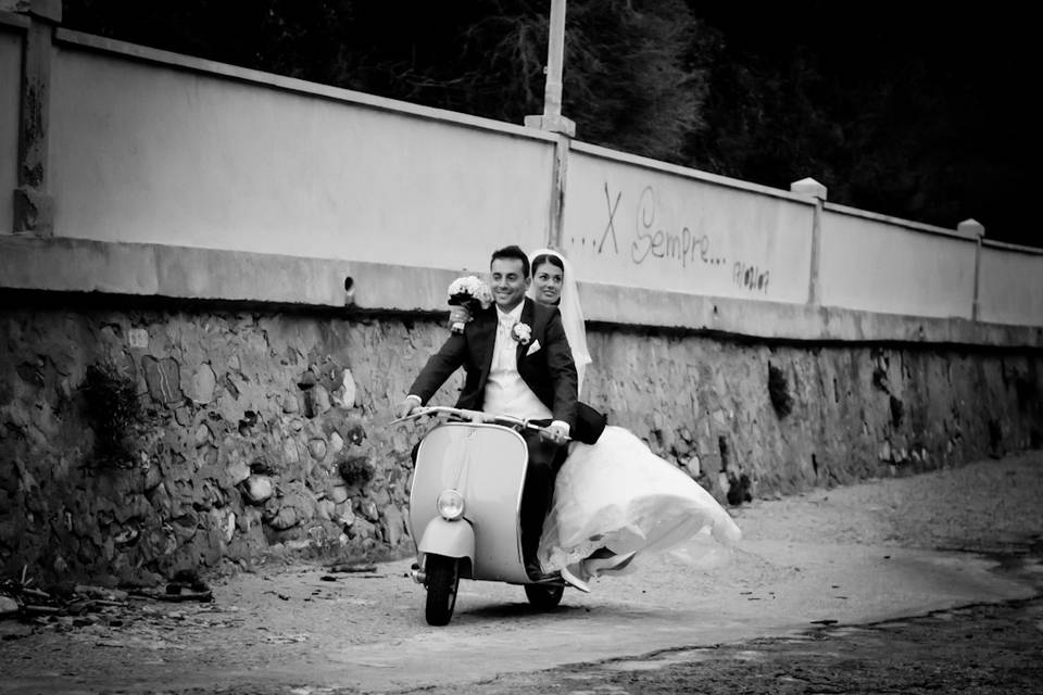 Sposi in Vespa