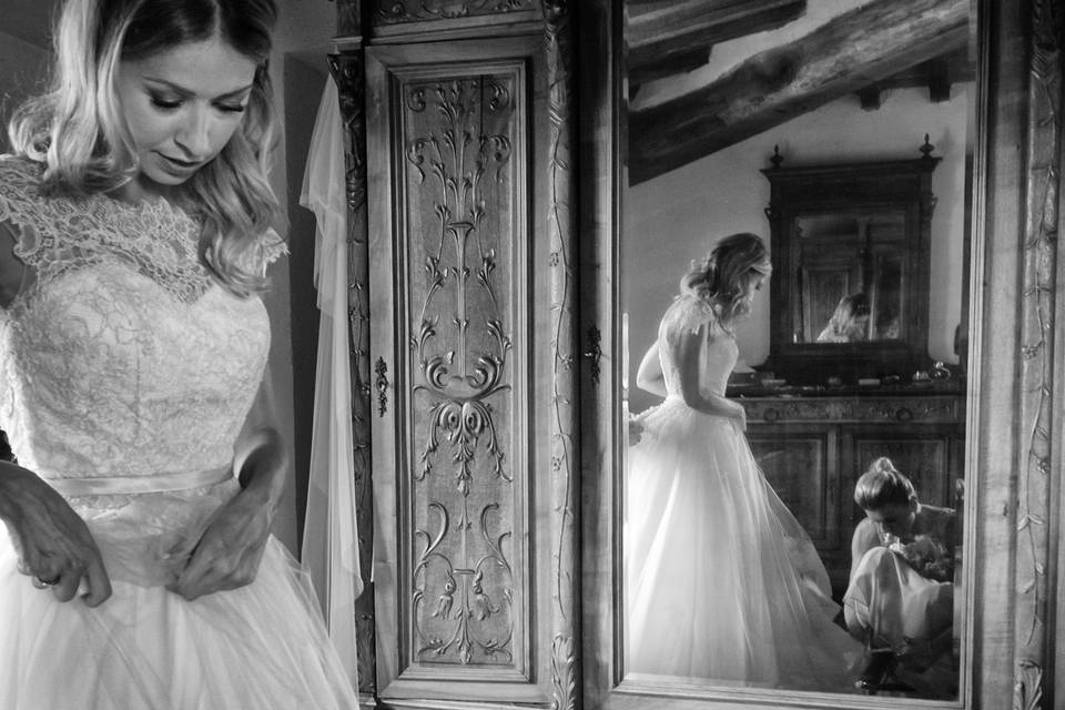 Abito-sposa-preparativi-specch