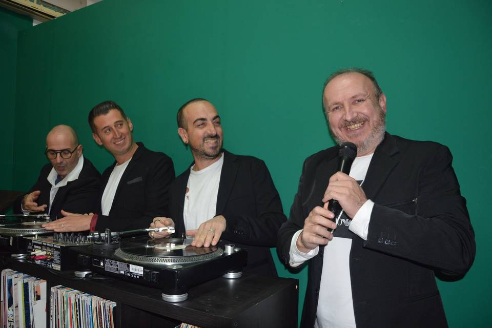 FOUR DJS