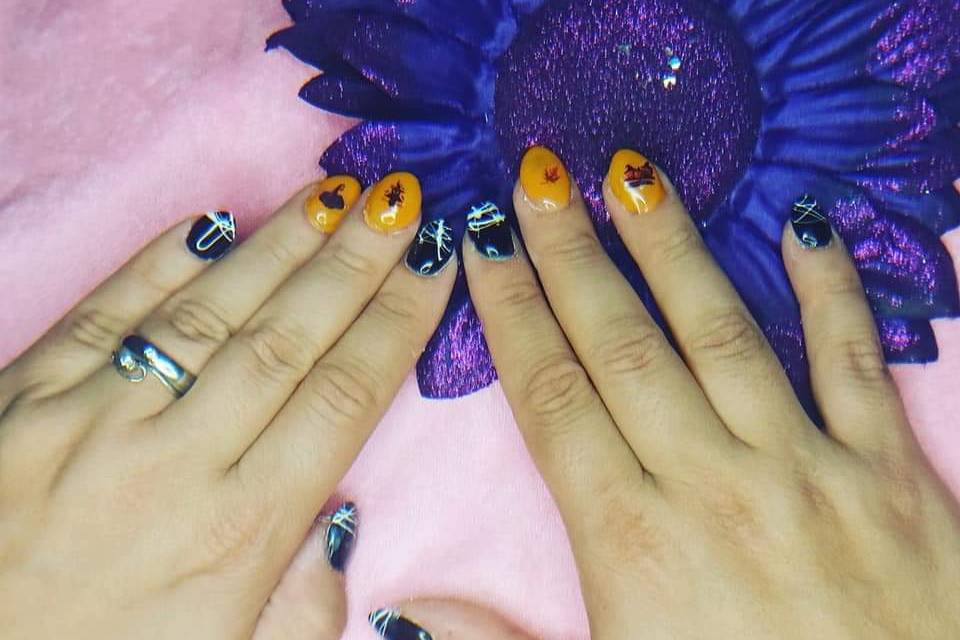 Halloween nails