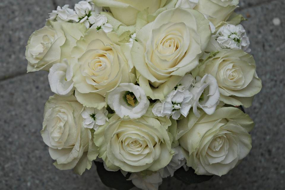 Bouquet sposa rose bianche