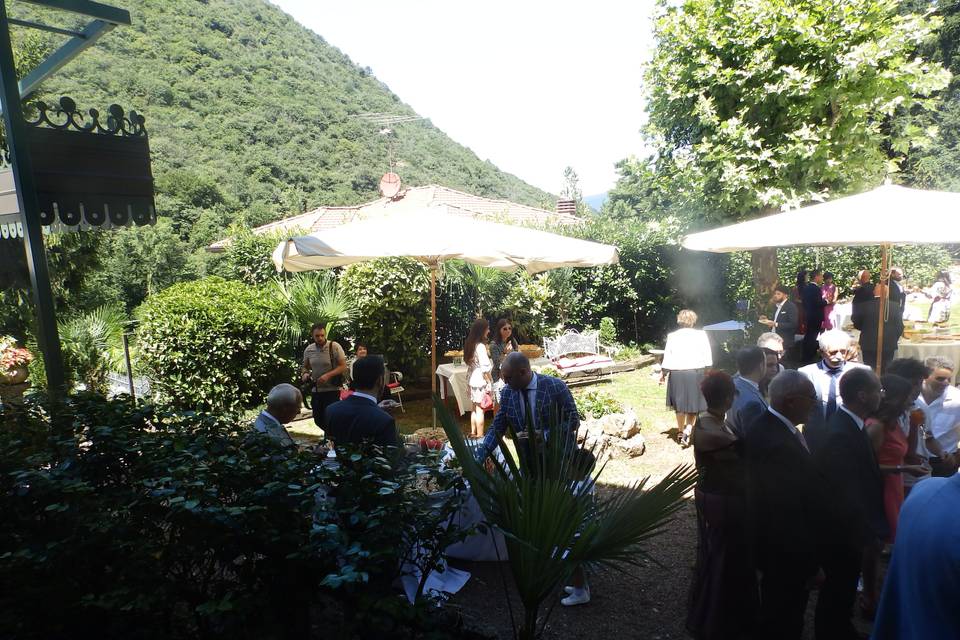 Aperitivo in giardino