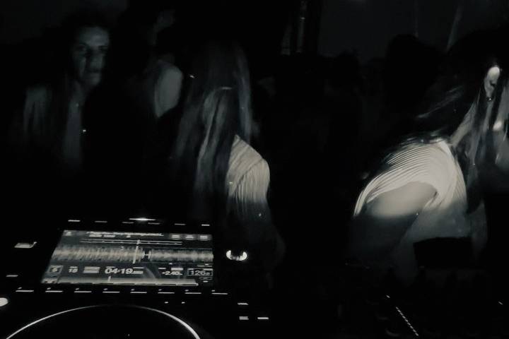 Debo DJ